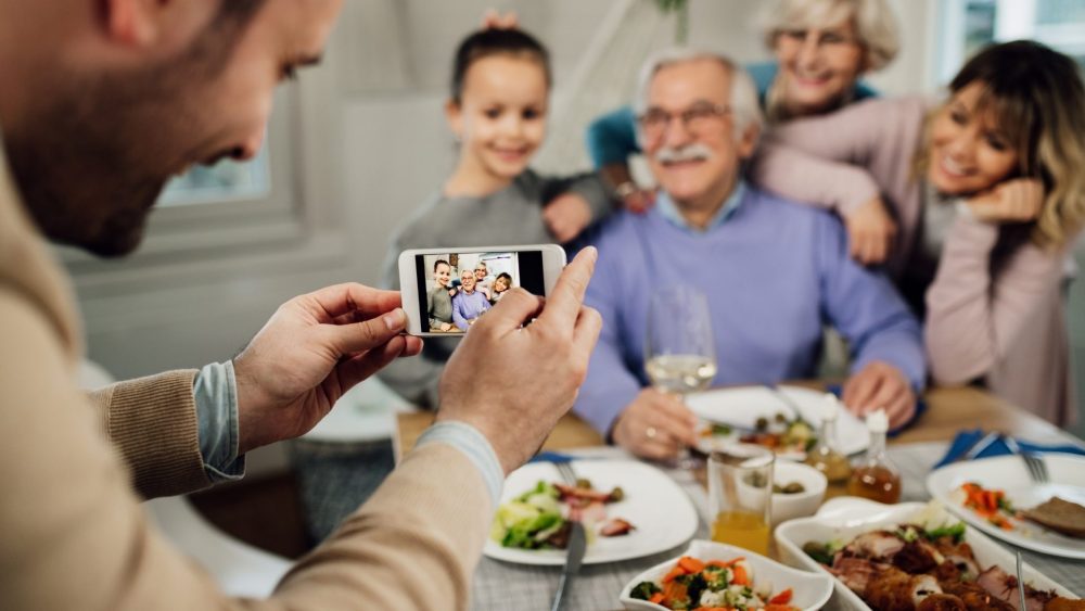 How to Document Your Family Reunion This Summer